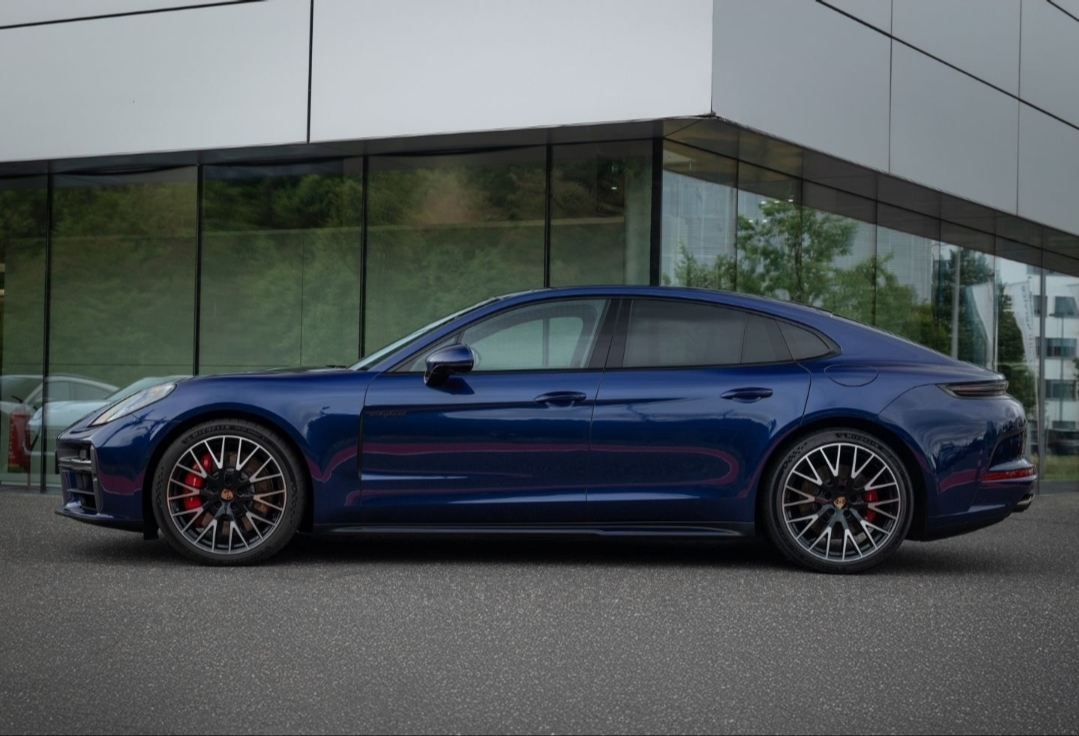 
								Panamera 4S E-Hybrid full									