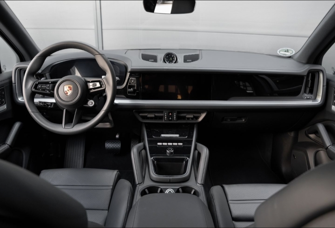 
								CAYENNE E-Hybrid full									