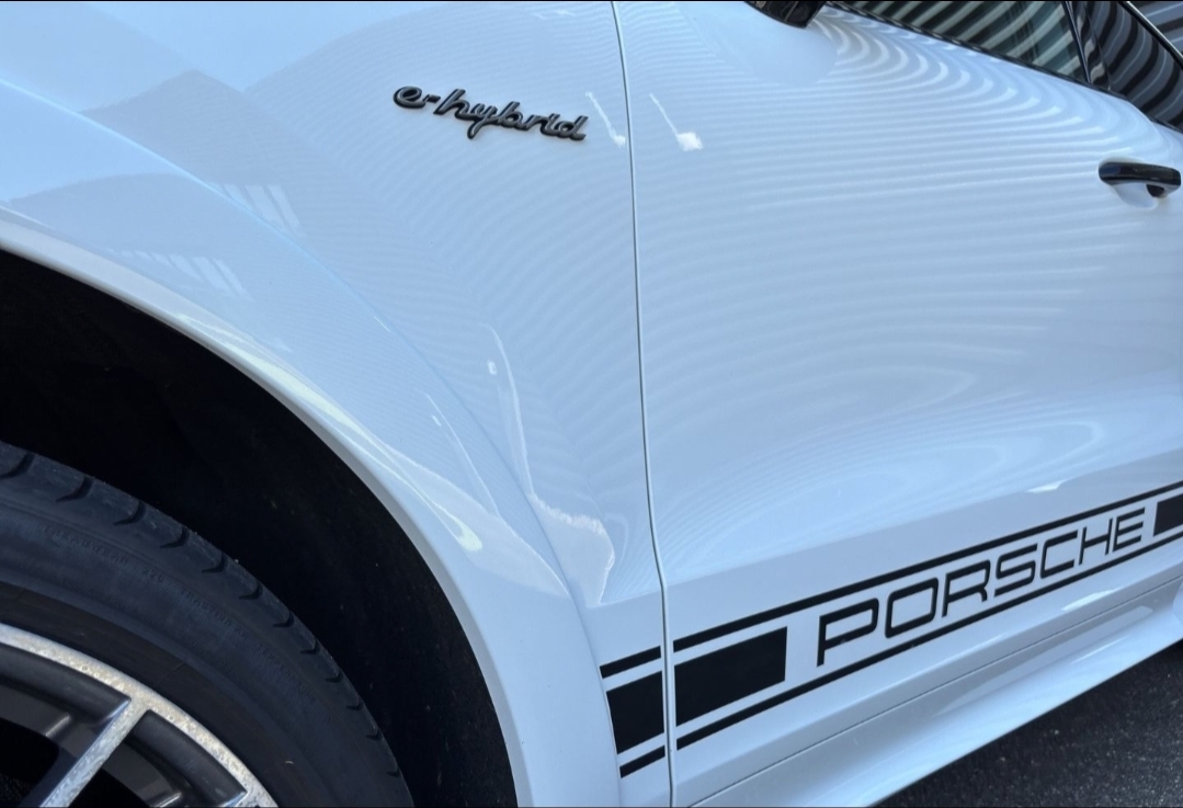 
								Cayenne Coupe PLATINUM EDITION full									