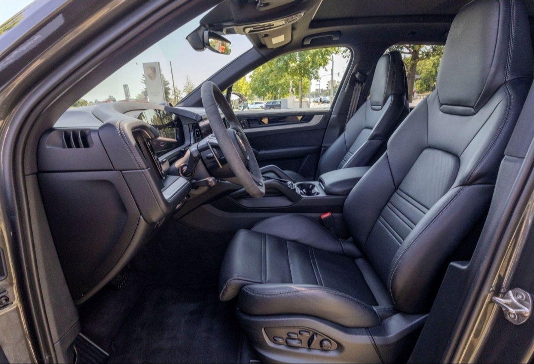
								CAYENNE E-HYBRID full									
