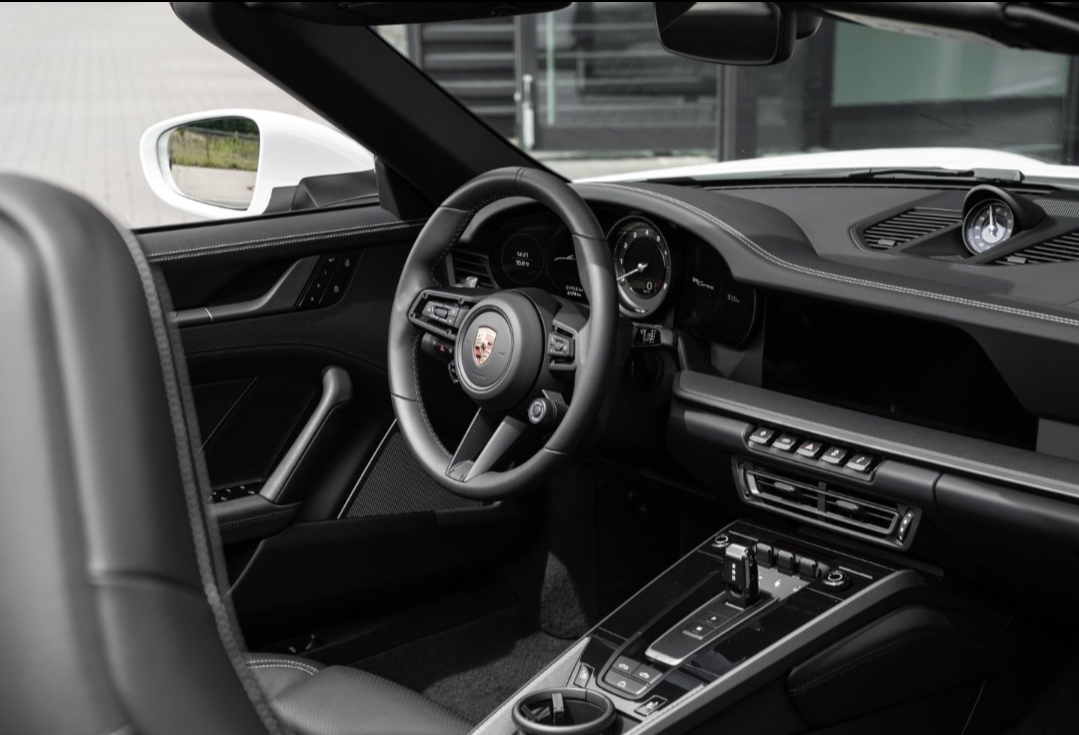 
								911 Carrera Cabrio full									