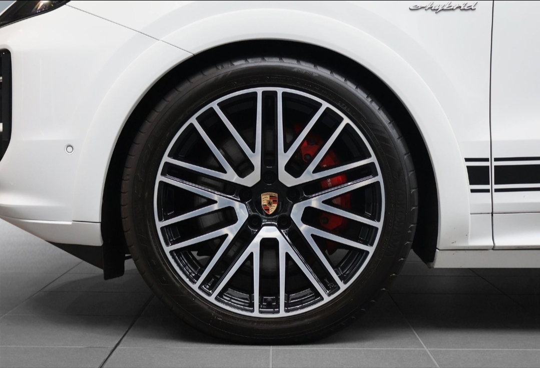 
								CAYENNE S COUPE E-Hybrid full									