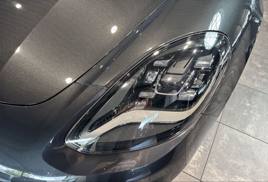 
								PANAMERA 4 E-Hybrid PLATINUM EDITION full									