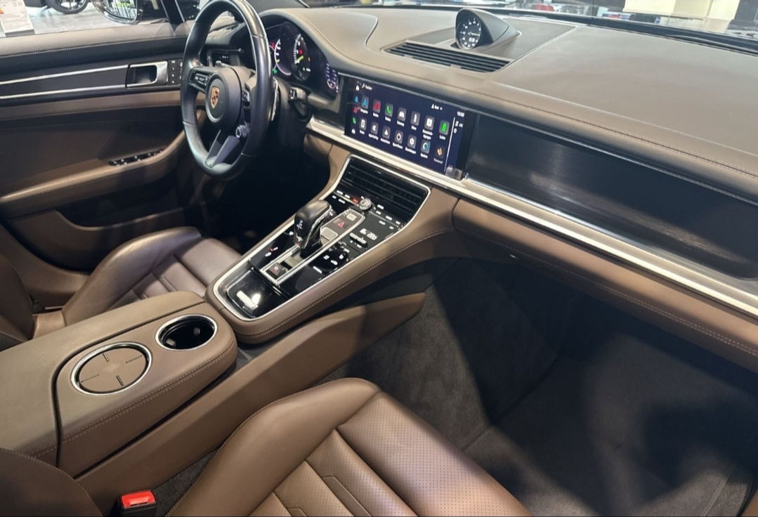 
								PANAMERA 4 E-Hybrid PLATINUM EDITION full									