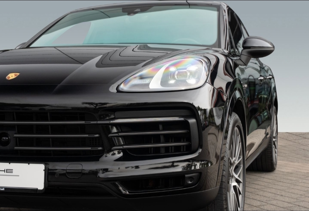 
								CAYENNE E-HYBRID BLACK EDITION full									
