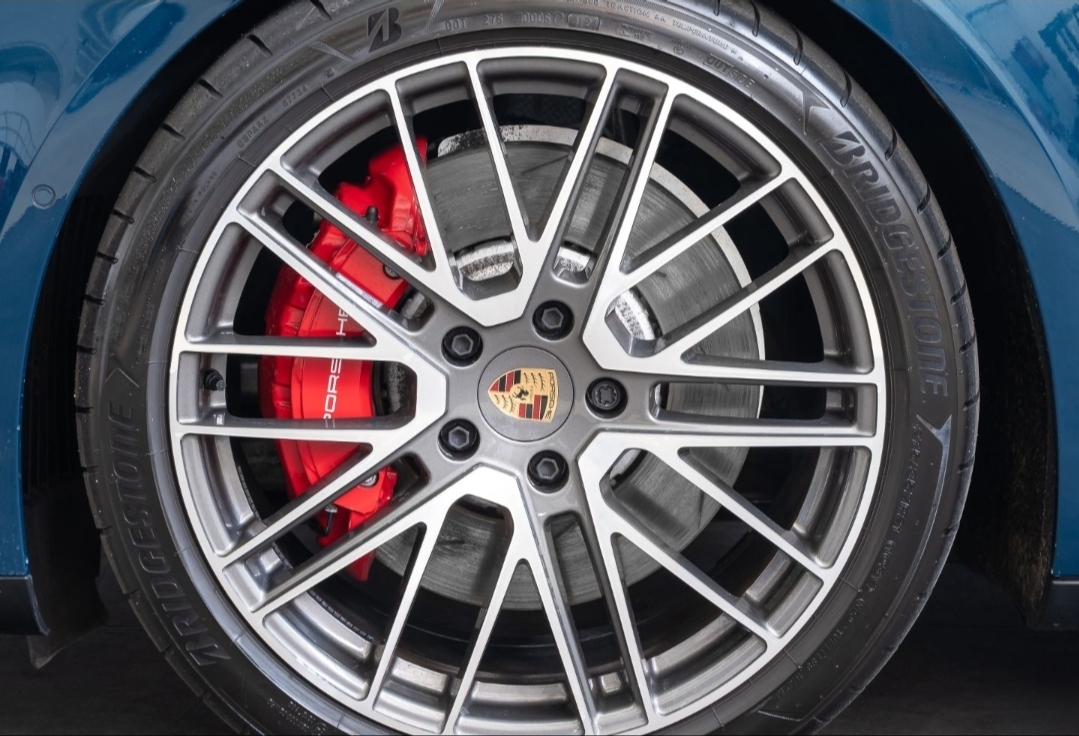 
								PANAMERA GTS full									