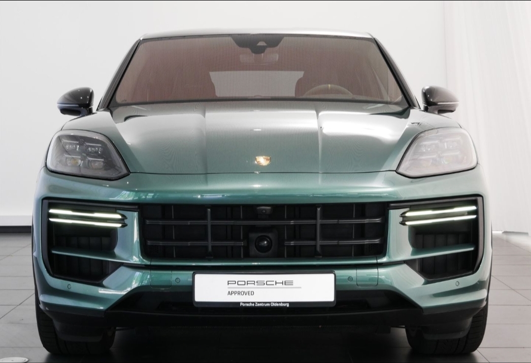 
								CAYENNE COUPE TURBO E-HYBRID full									