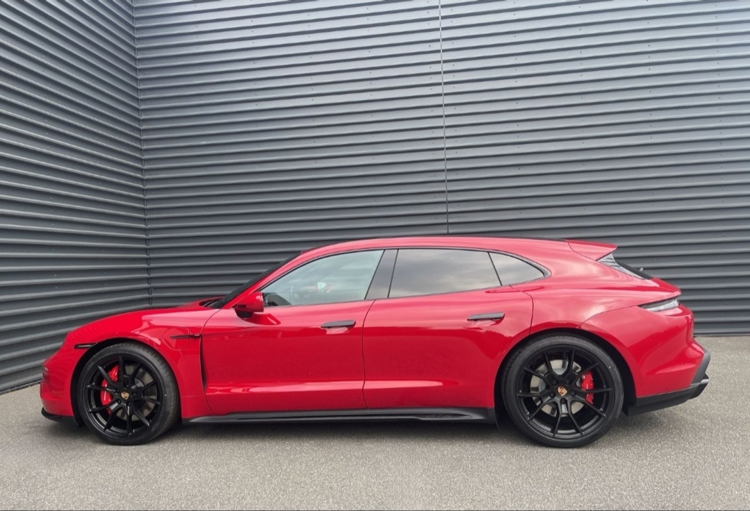 
								TAYCAN GTS SPORT TURISMO full									
