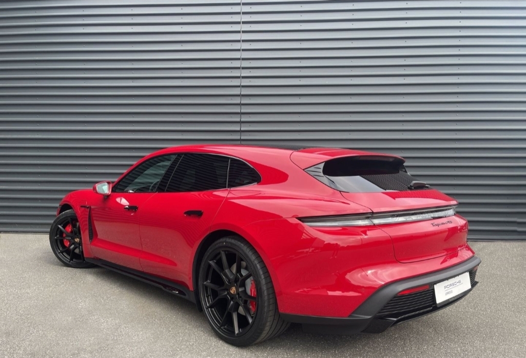 
								TAYCAN GTS SPORT TURISMO full									