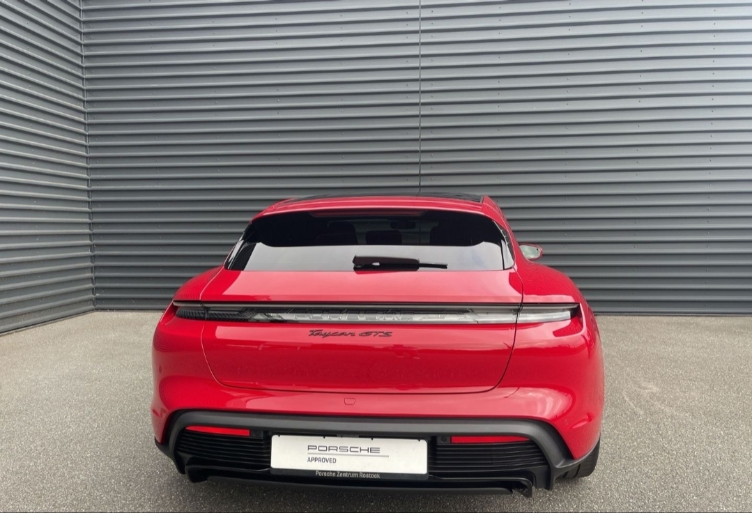 
								TAYCAN GTS SPORT TURISMO full									