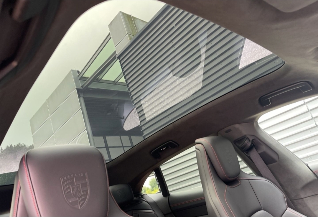 
								TAYCAN GTS SPORT TURISMO full									