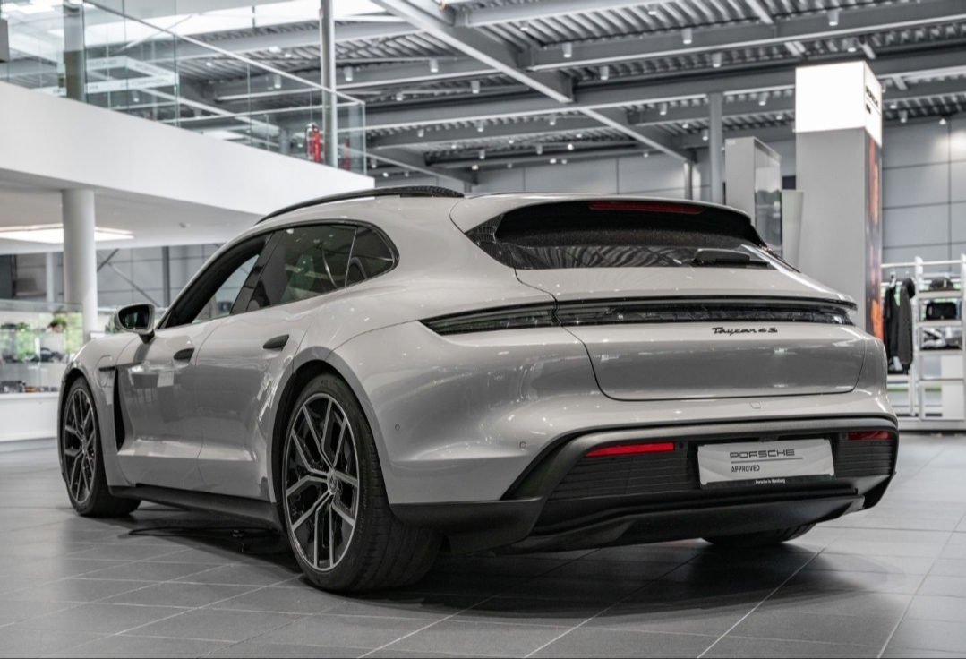 
								TAYCAN 4S SPORT TURISMO full									