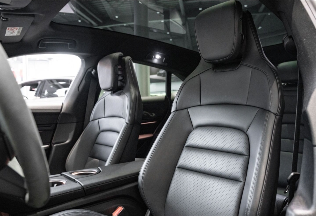 
								TAYCAN 4S SPORT TURISMO full									
