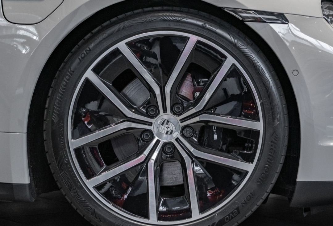 
								TAYCAN 4S SPORT TURISMO full									