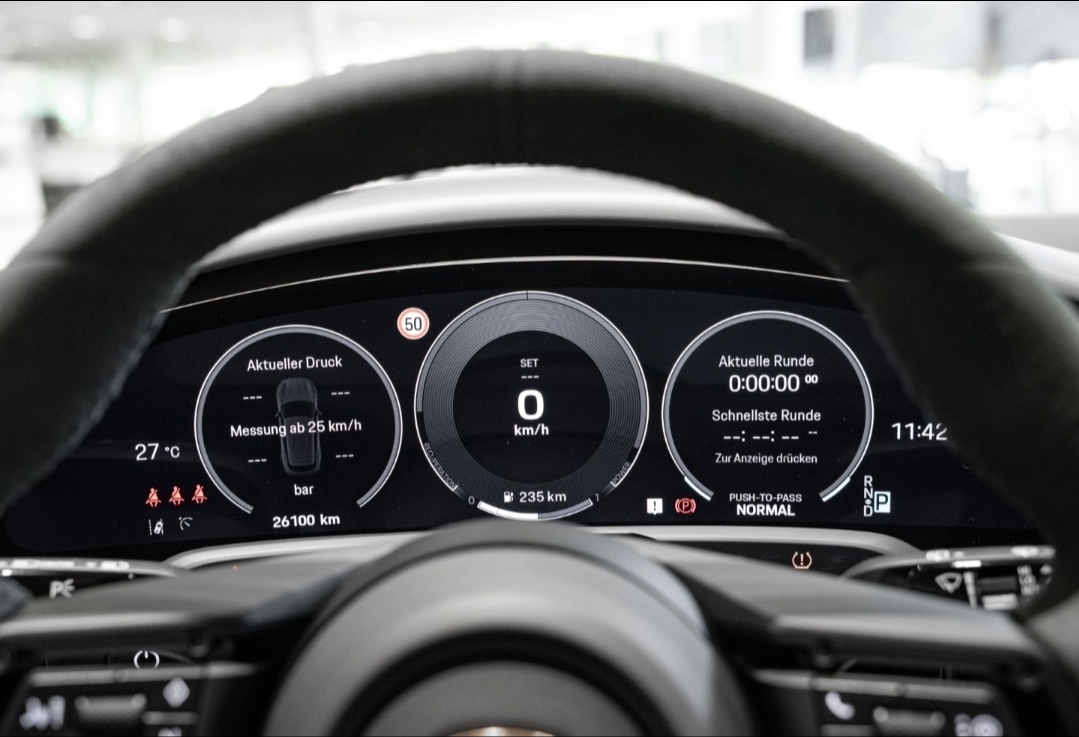 
								TAYCAN 4S SPORT TURISMO full									