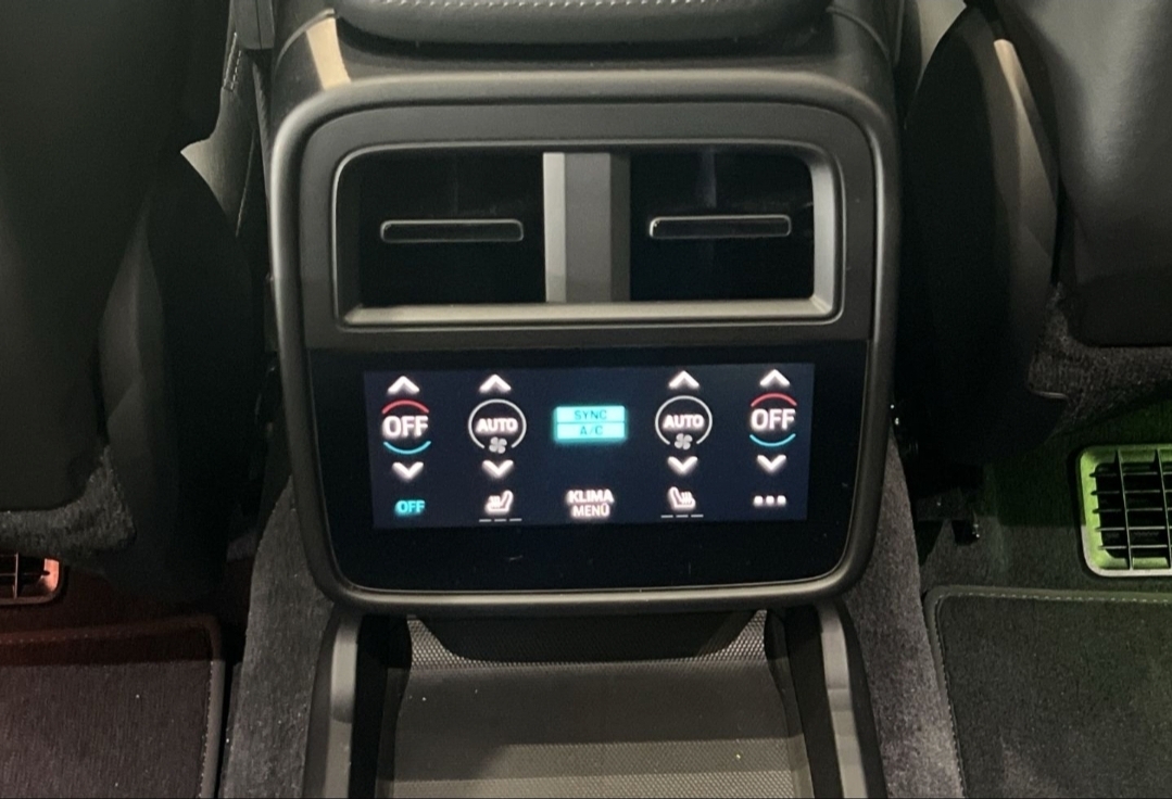 
								TAYCAN 4S CROSS TURISMO full									