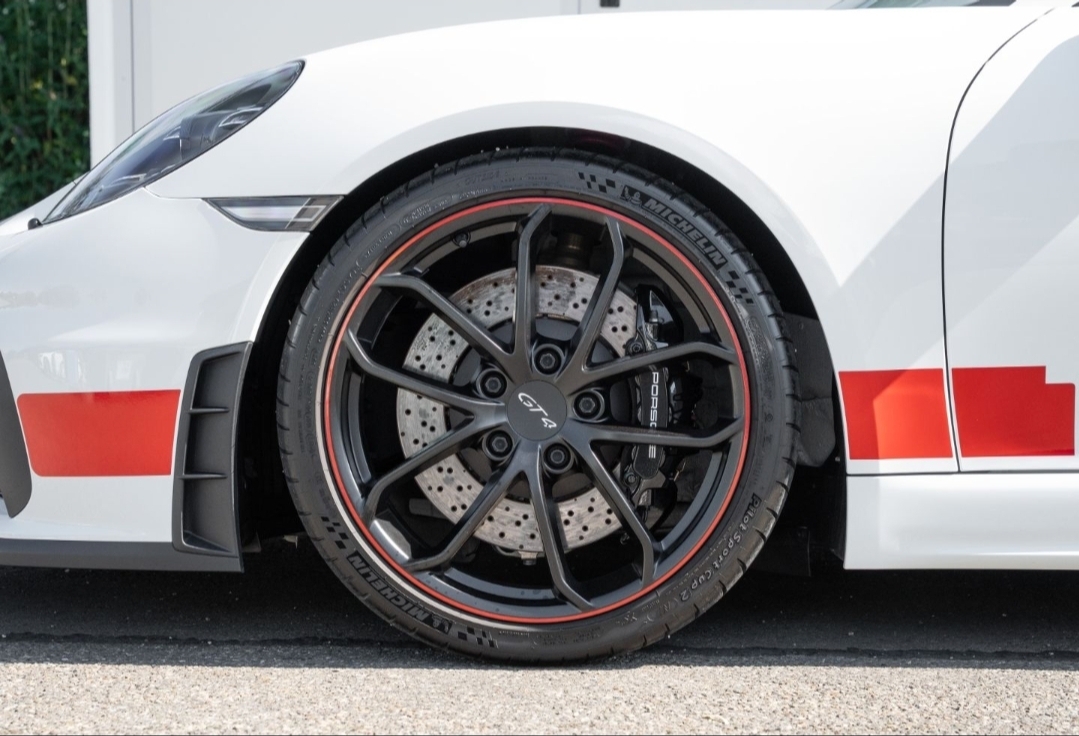 
								CAYMAN 718 GT4 full									