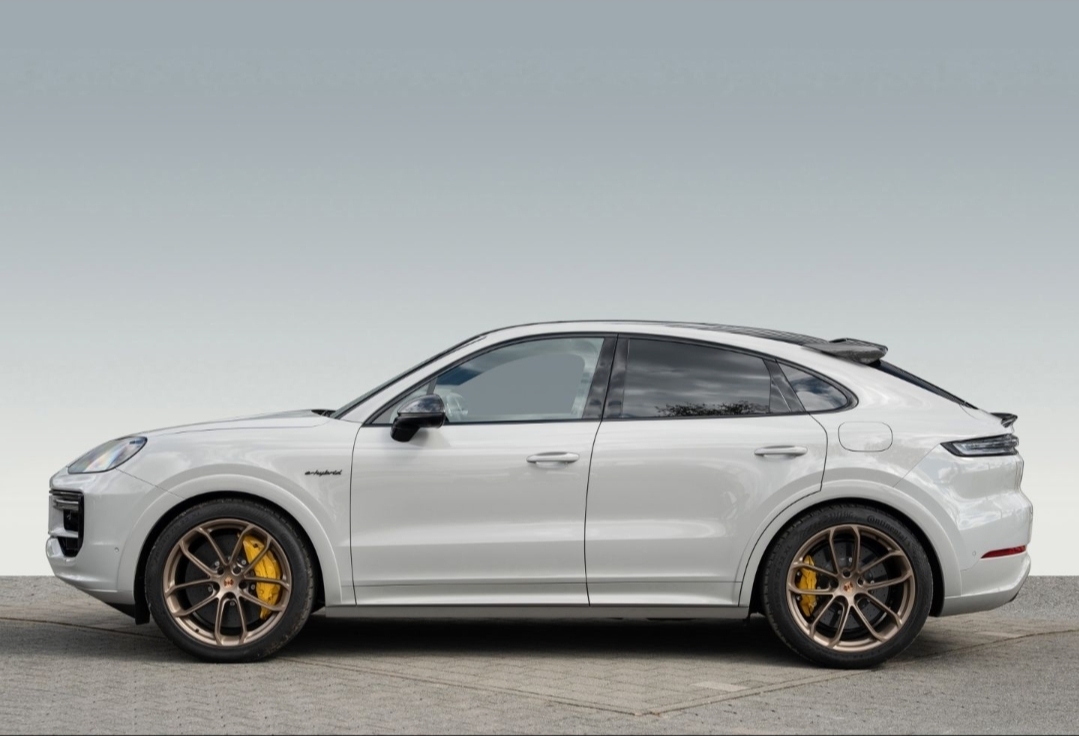 
								CAYENNE COUPE E-HYBRID TURBO full									