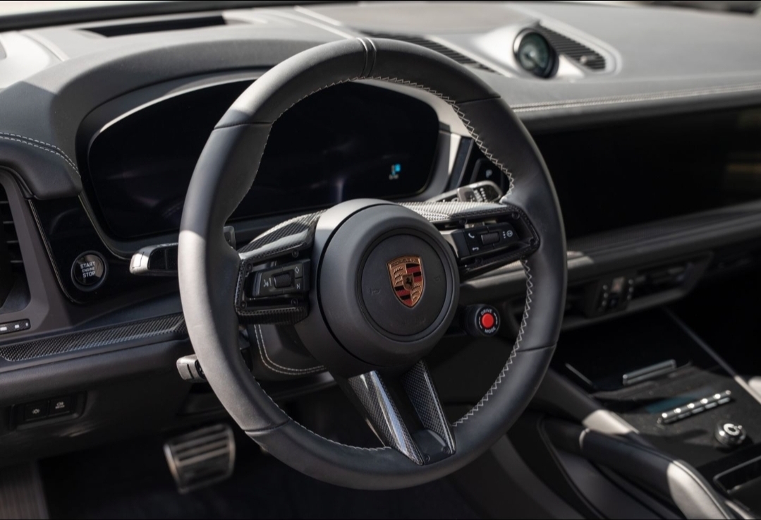 
								CAYENNE COUPE E-HYBRID TURBO full									