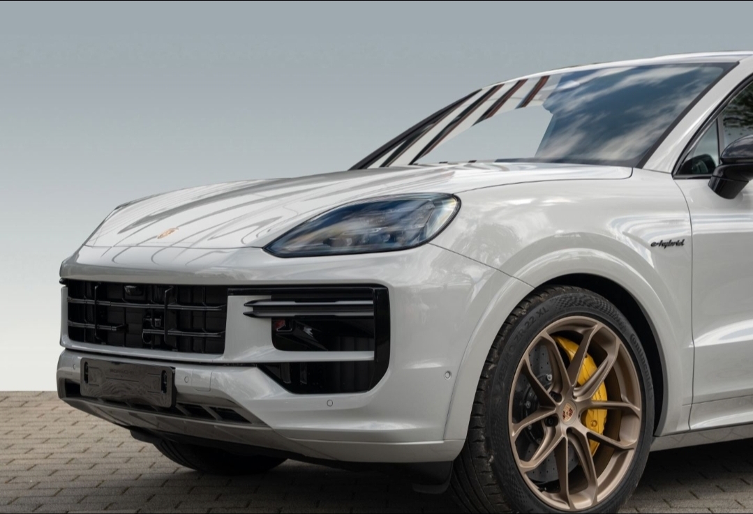 
								CAYENNE COUPE E-HYBRID TURBO full									