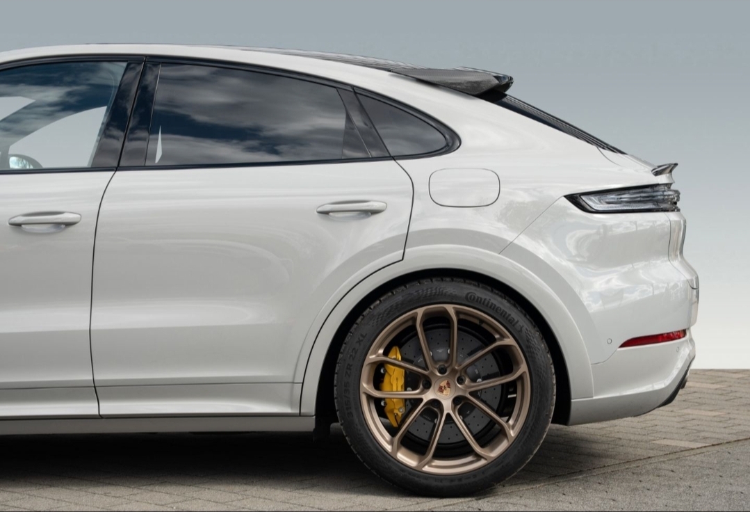 
								CAYENNE COUPE E-HYBRID TURBO full									