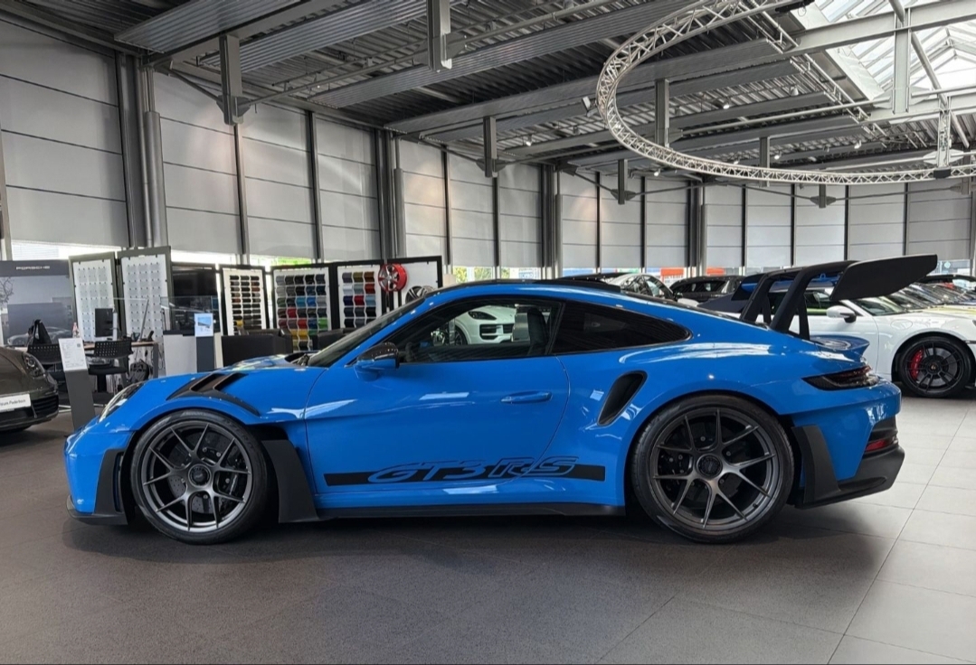 
								992 GT3 RS full									