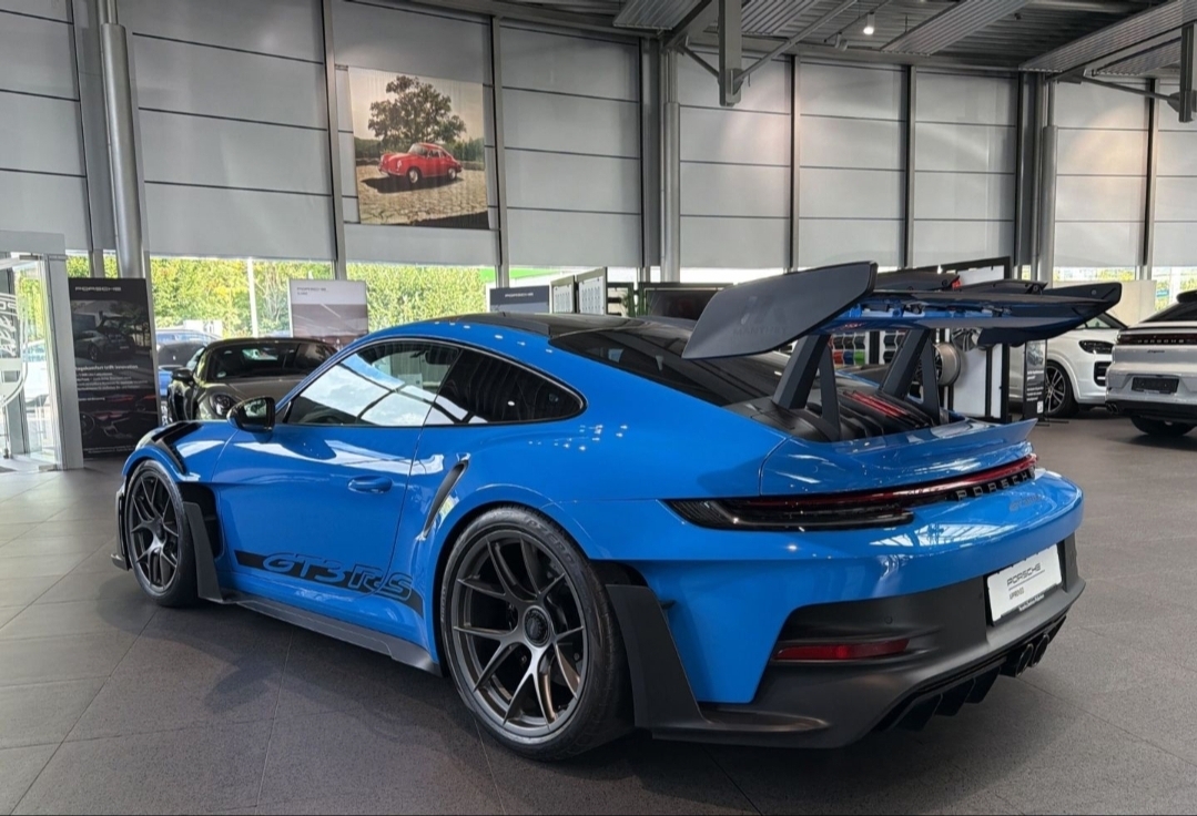 
								992 GT3 RS full									