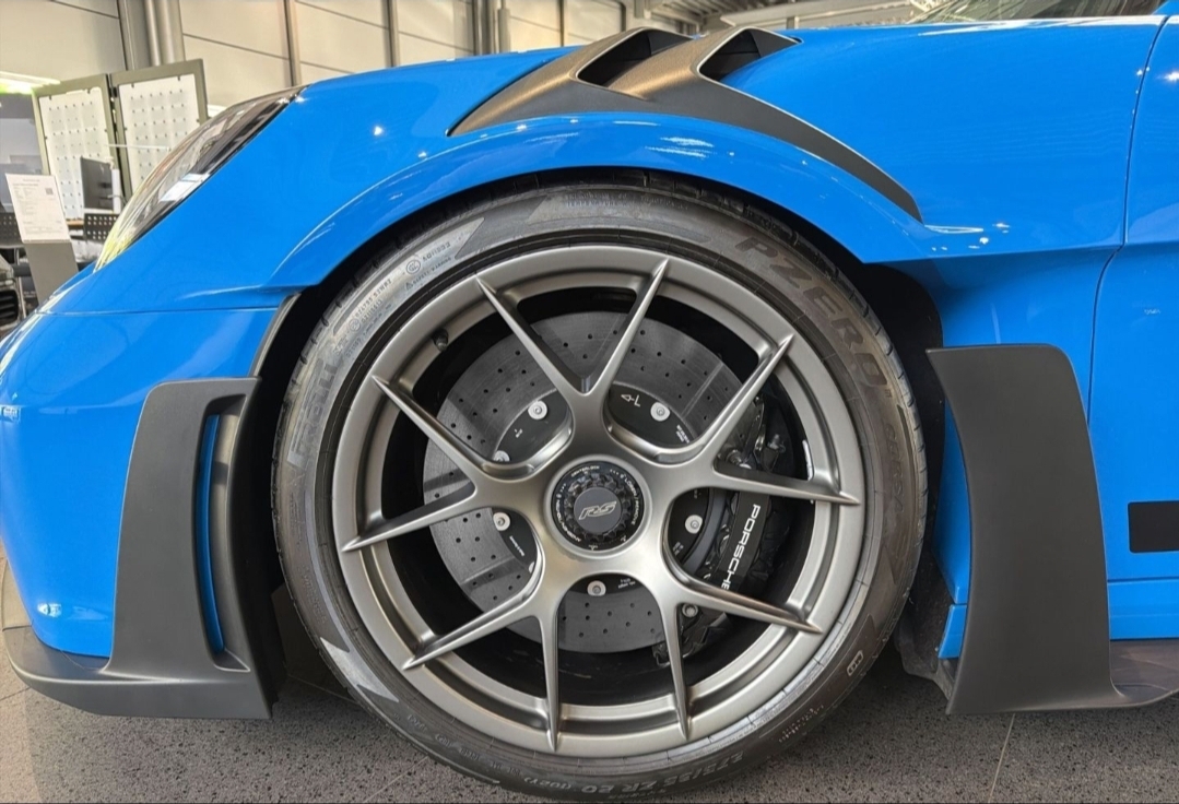 
								992 GT3 RS full									