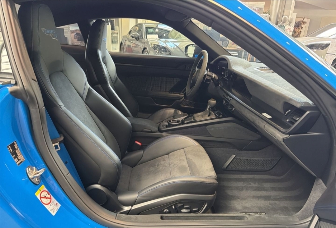 
								992 GT3 RS full									