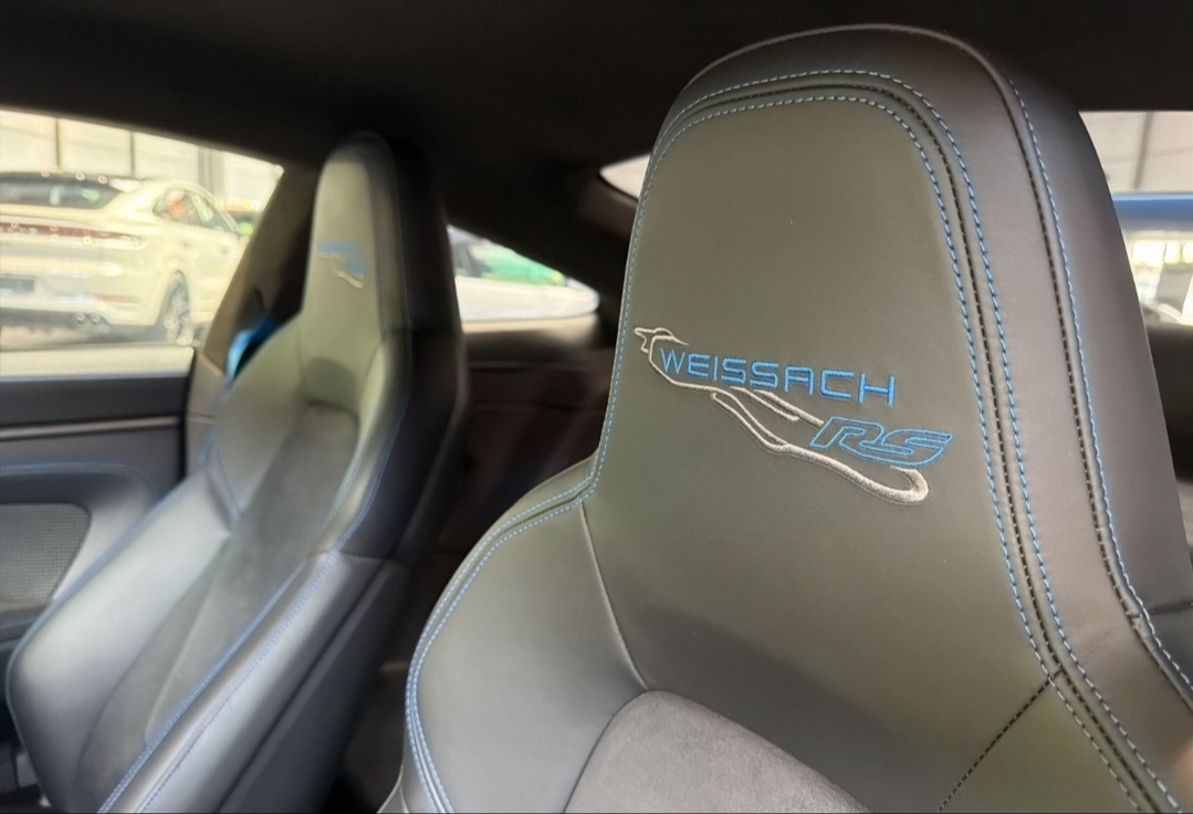 
								992 GT3 RS full									