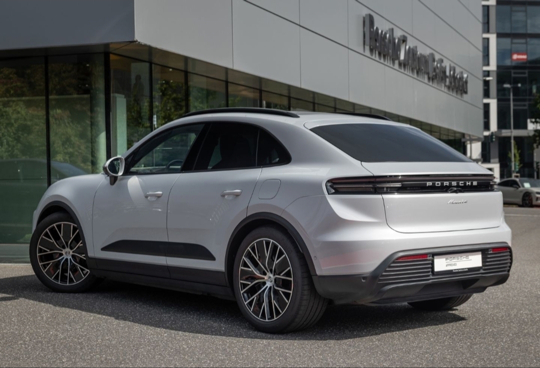 
								MACAN 4 full									