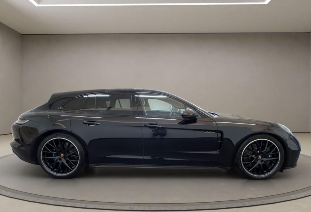 
								PANAMERA 4 E-Hybrid SPORT TURISMO full									