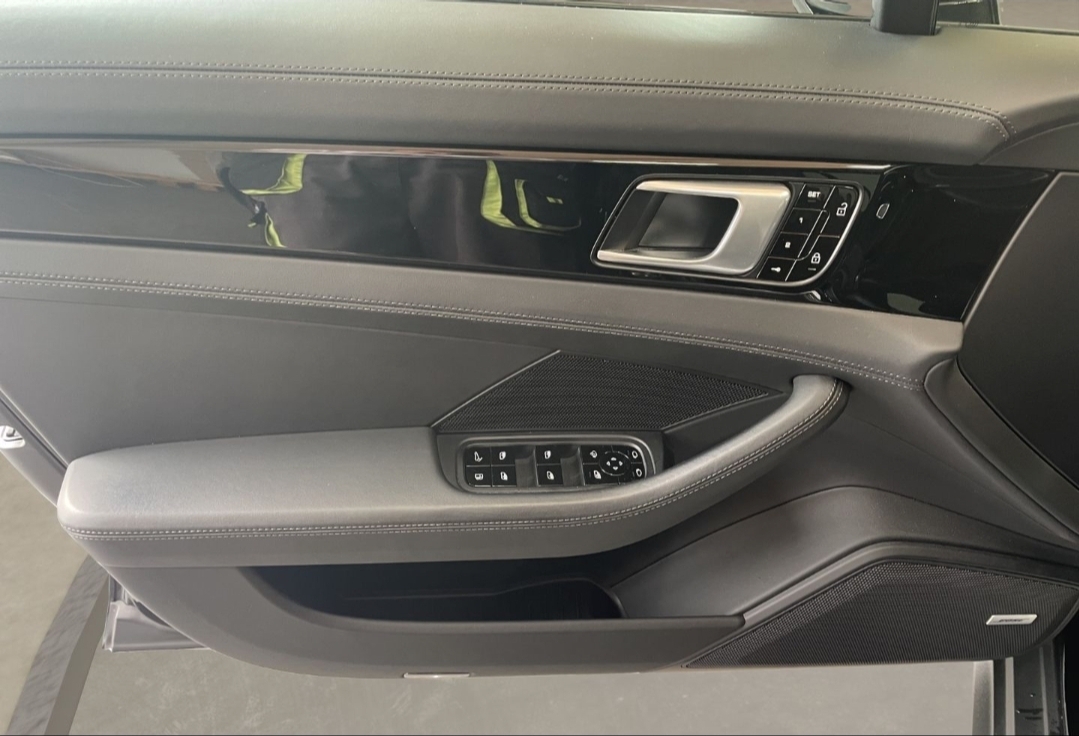 
								PANAMERA 4 E-Hybrid SPORT TURISMO full									