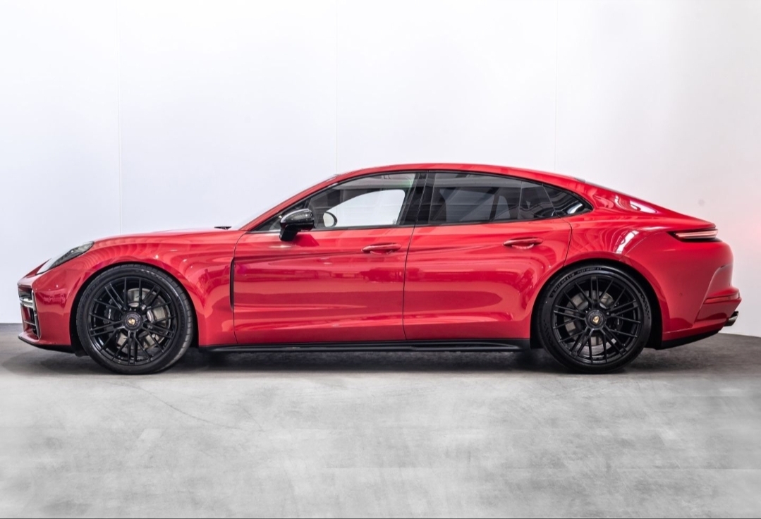 
								PANAMERA GTS full									