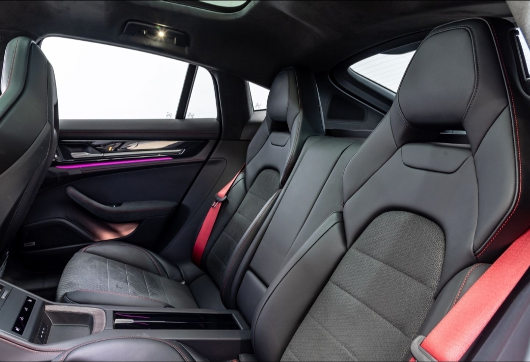 
								PANAMERA GTS full									