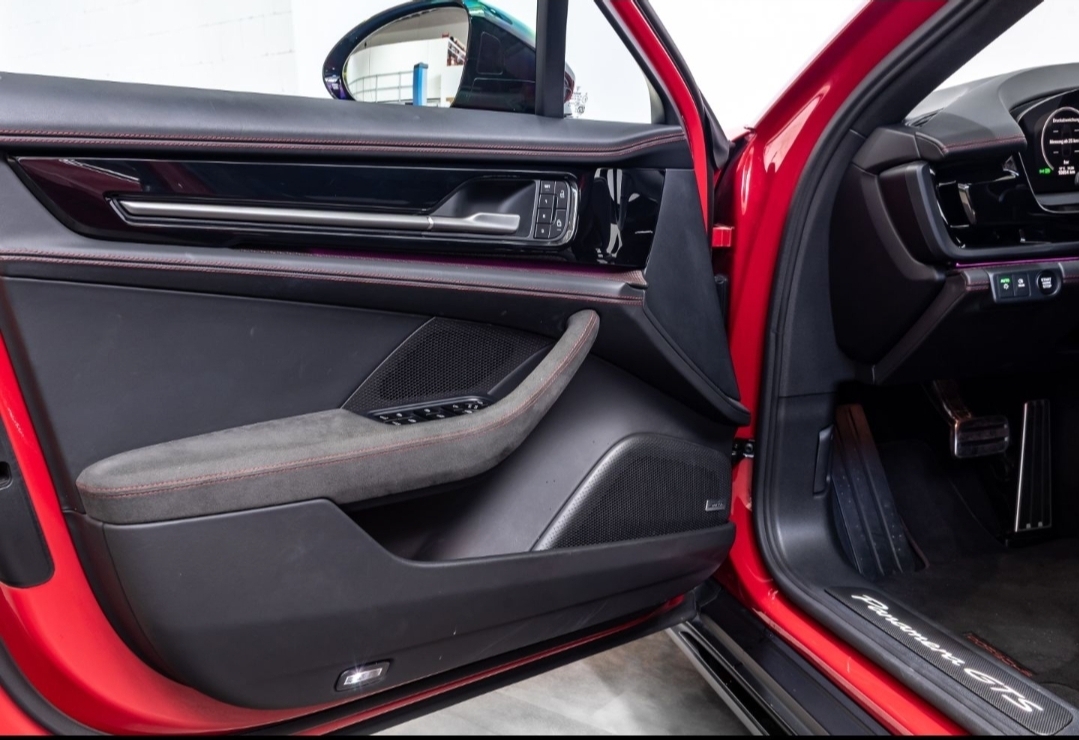 
								PANAMERA GTS full									