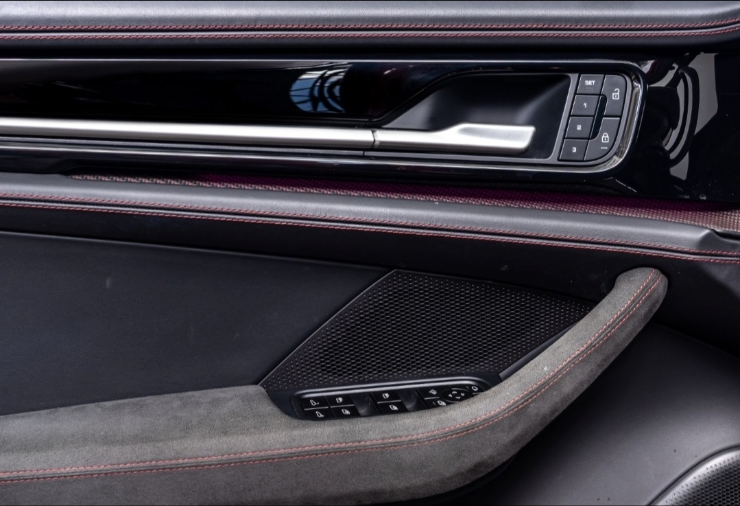 
								PANAMERA GTS full									