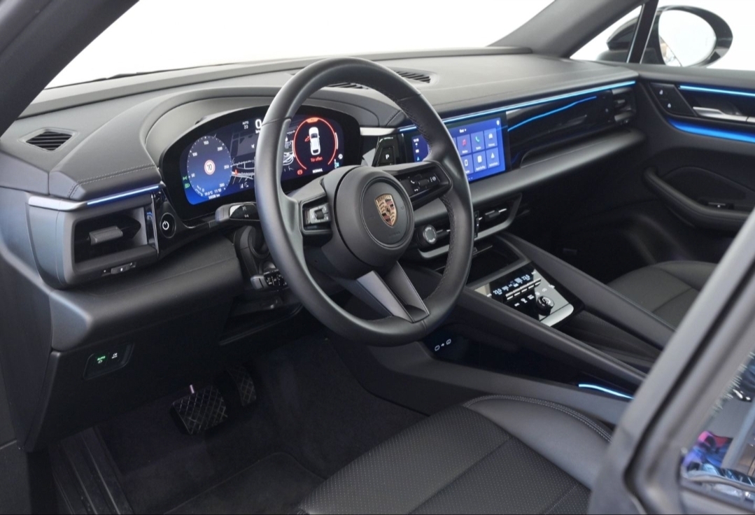 
								MACAN 4 full									