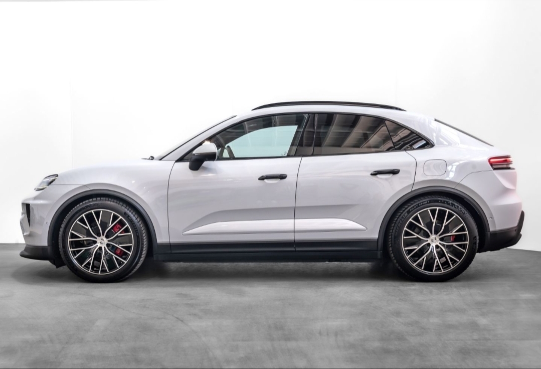 
								MACAN 4S full									