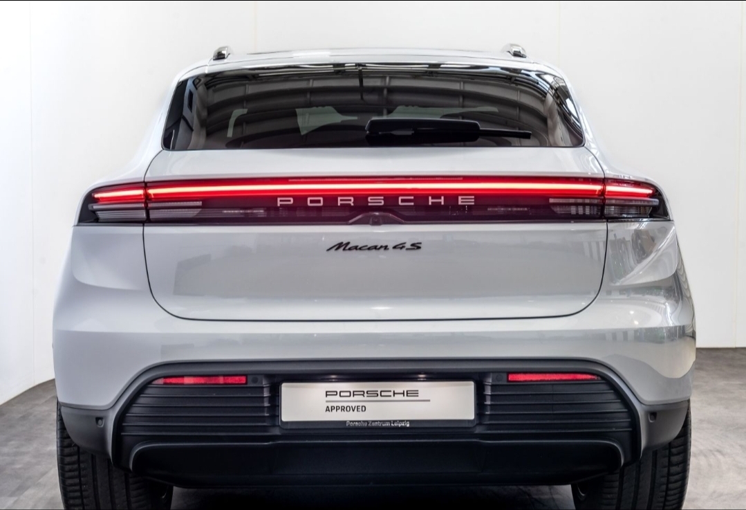 
								MACAN 4S full									