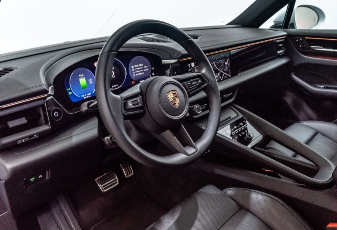
								MACAN 4S full									
