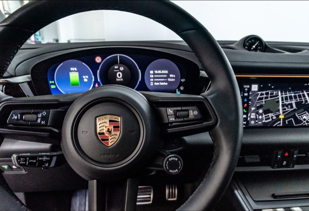 
								MACAN 4S full									