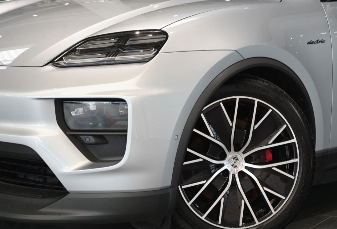 
								MACAN 4S ELECTRIC full									