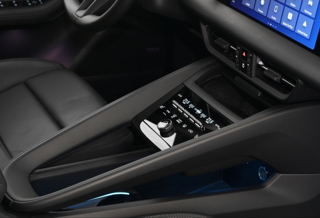 
								MACAN 4S ELECTRIC full									