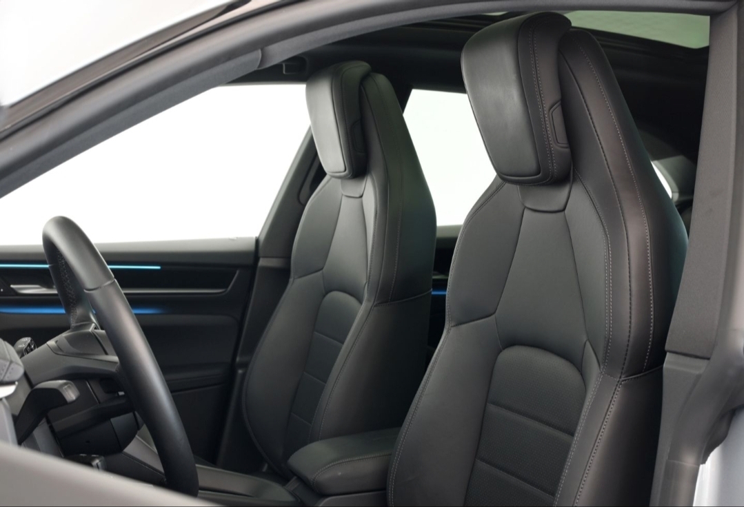 
								MACAN 4S ELECTRIC full									