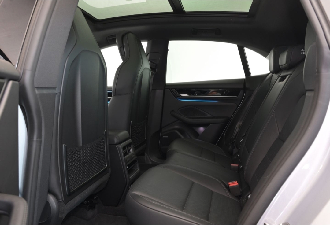 
								MACAN 4S ELECTRIC full									