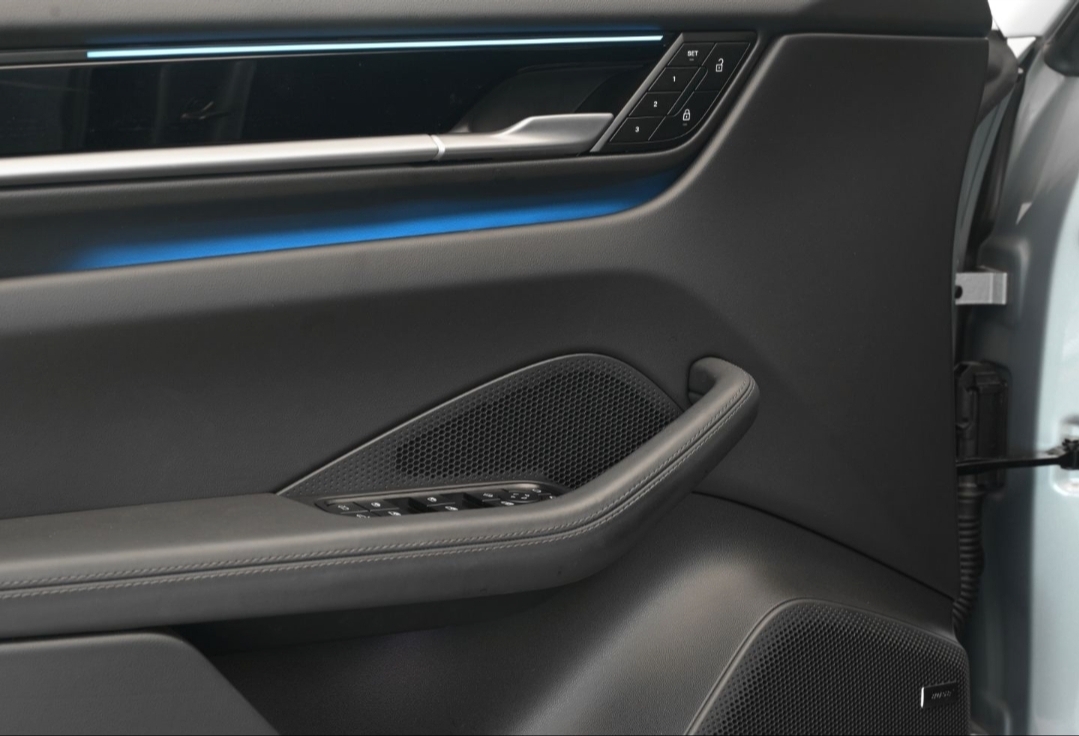 
								MACAN 4S ELECTRIC full									