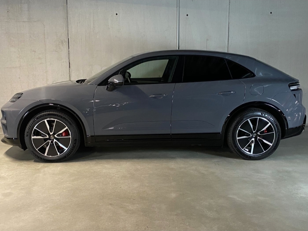 
								MACAN TURBO ELECTRIC full									