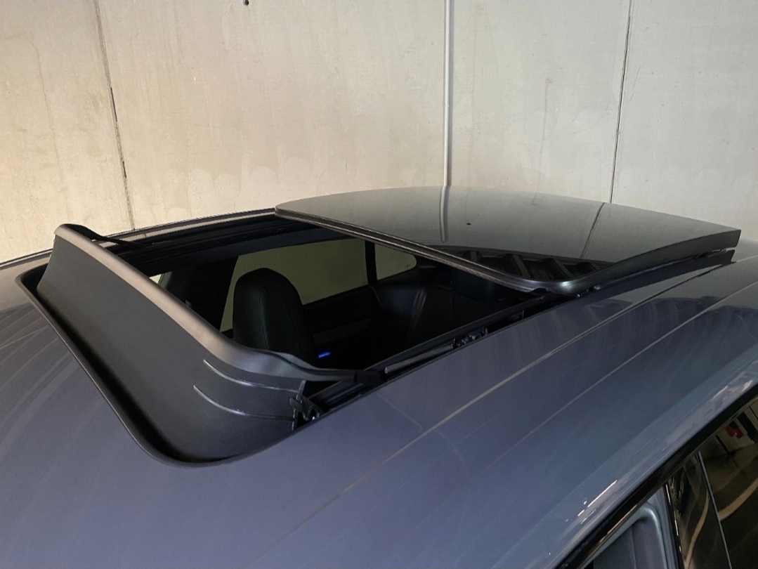 
								MACAN TURBO ELECTRIC full									