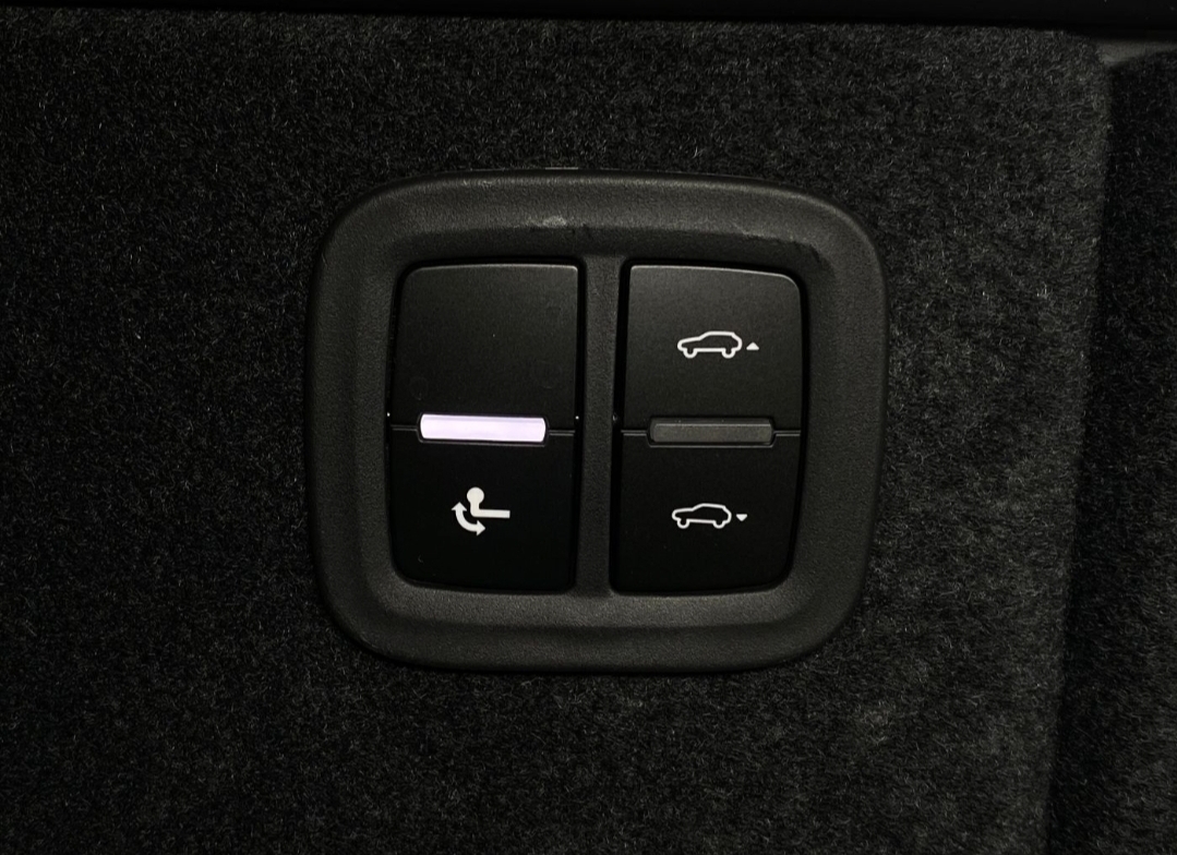 
								MACAN TURBO ELECTRIC full									